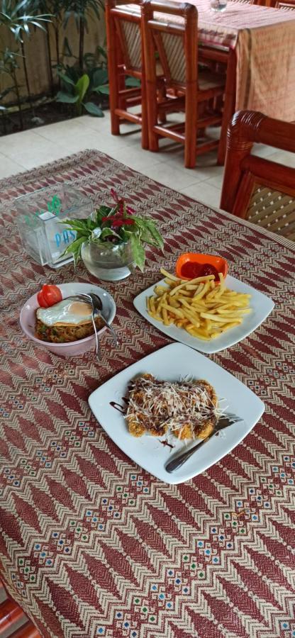 スンギギ ママ　ベラズ　リトリート Bed & Breakfast エクステリア 写真